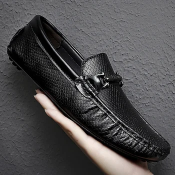 2022 Нови Мъжки Лоферы Лятна Есенна Мода Мъжки ежедневни обувки от естествена кожа Удобни Брандираната Мъжки обувки върху здрава подметка за шофиране