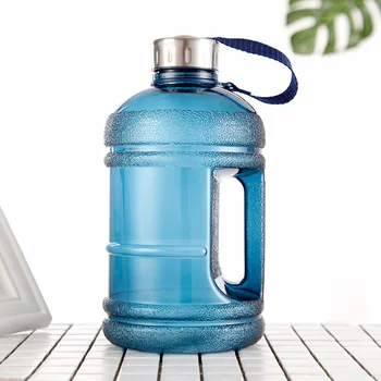 Спортна бутилка за вода с обем 1,9 л / 2,4 л С дръжка, запечатани За спорт на открито, фитнес, бягане, тренировки във фитнеса, чаша за вода с голям капацитет