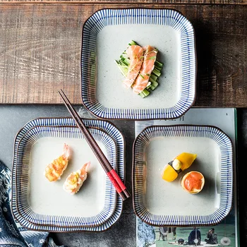Японската подглазурная креативна керамични съдове с чиния домакински квадратна 8,3-инчов плодови чиния Китайски ежедневни прибори