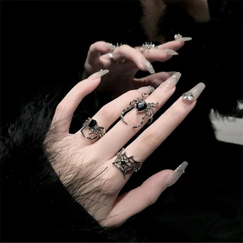 2023 Нови готически пръстени във формата на паяк с неправилна форма за жени, модни пръстени с кристали черно сърце, открити пръстени за пръстите, украса за cosplay на Хелоуин
