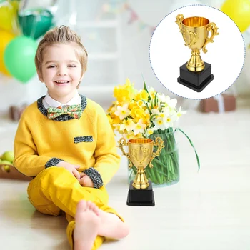 Златна купа, Наградата на победителя за деца, състезания, спортни фенове, награди, 
