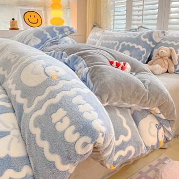 Ягодово топло стеганое одеяло в карикатура стил, завивки, бархатное и плюшевое спално бельо, домашни юргани housse de couette