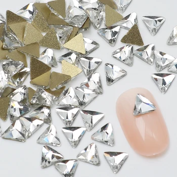 Блестящ кристал Дизайн нокти Аксесоари от планински кристал Чар Триъгълна форма Принадлежности за маникюр, Бижута, изработени от скъпоценни камъни с плоска обратна страна